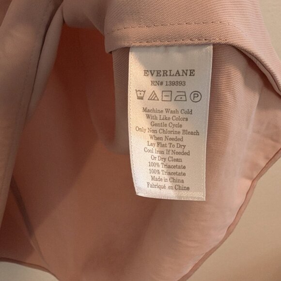 Everlane Japanese GoWeave V-Neck Tee in Rose, size 8 - Picture 5 of 5